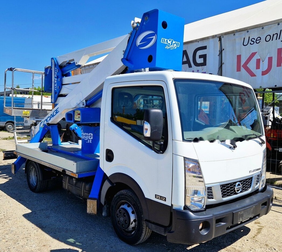 Nissan Cabstar NT400 - Emelőkosaras teherautó: 1 kép. Nissan Cabstar NT400 - Emelőkosaras teherautó: 1 kép.
