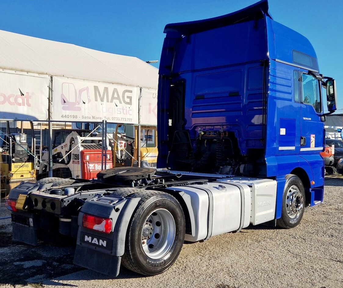 MAN TGX 18.440 - Nyergesvontató: 2 kép. MAN TGX 18.440 - Nyergesvontató: 2 kép.