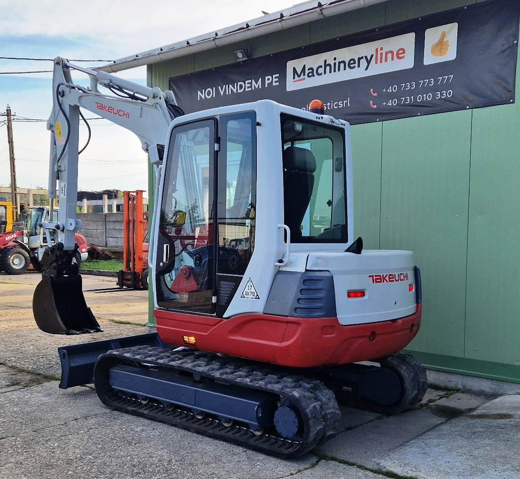 TAKEUCHI TB250 - Minikotró: 5 kép. TAKEUCHI TB250 - Minikotró: 5 kép.
