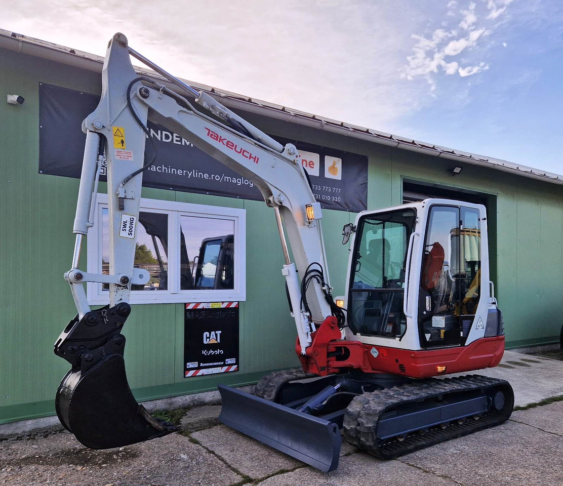 TAKEUCHI TB250 - Minikotró: 1 kép. TAKEUCHI TB250 - Minikotró: 1 kép.