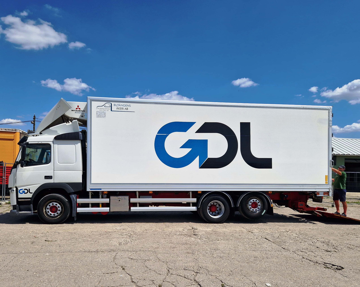 VOLVO FM - Hűtős teherautó: 4 kép. VOLVO FM - Hűtős teherautó: 4 kép.