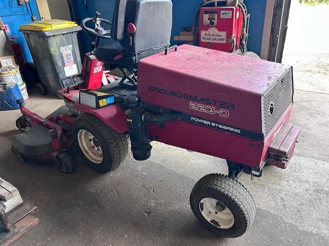 Toro 223D Groundmaster FRONTAL - Kerti fűkasza: 3 kép. Toro 223D Groundmaster FRONTAL - Kerti fűkasza: 3 kép.