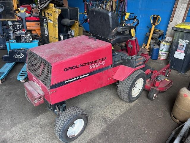 Toro 223D Groundmaster FRONTAL - Kerti fűkasza: 1 kép. Toro 223D Groundmaster FRONTAL - Kerti fűkasza: 1 kép.