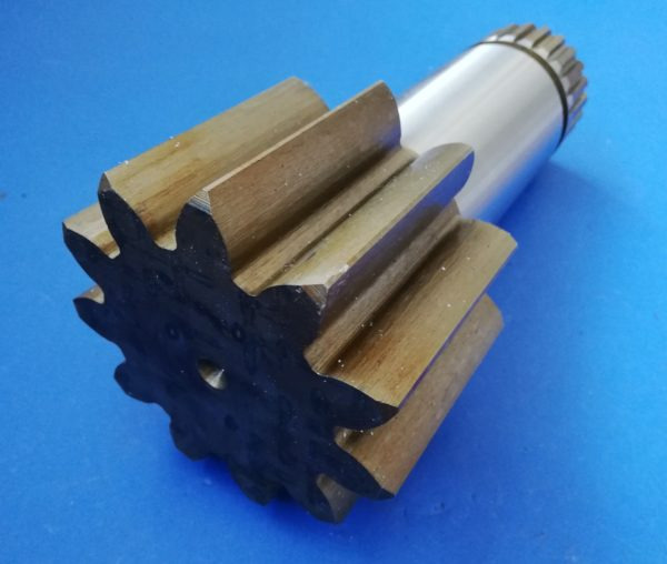 010450A Yanmar VIO 75 Schwenkmotorwelle - Fordító motor - Építőipari gépek: 1 kép. 010450A Yanmar VIO 75 Schwenkmotorwelle - Fordító motor - Építőipari gépek: 1 kép.