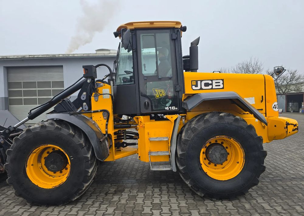 JCB 416 - Gumikerekes homlokrakodó: 4 kép. JCB 416 - Gumikerekes homlokrakodó: 4 kép.