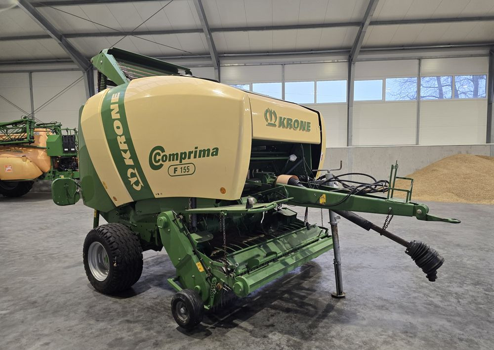 Krone Comprima F 155 - Szálastakarmány betakarítás gépei: 2 kép. Krone Comprima F 155 - Szálastakarmány betakarítás gépei: 2 kép.