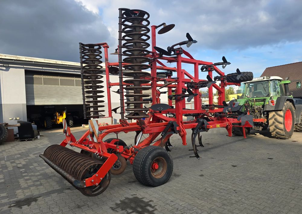 Kuhn Cultimer 6500 - Talajművelő gep: 3 kép. Kuhn Cultimer 6500 - Talajművelő gep: 3 kép.