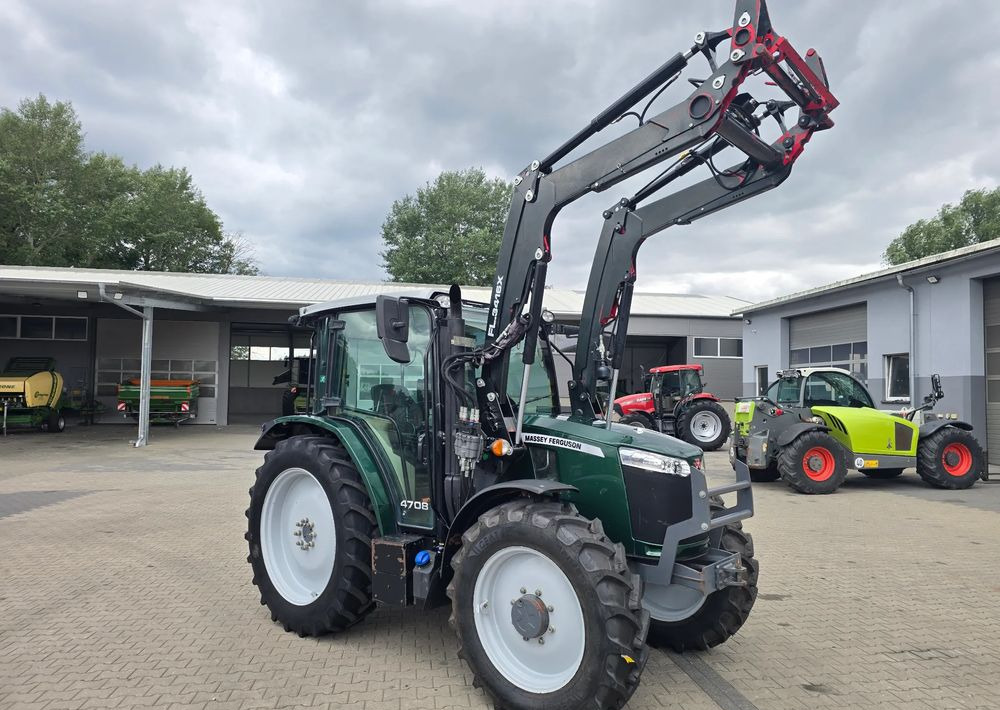 Massey Ferguson 4708 - Traktor: 3 kép. Massey Ferguson 4708 - Traktor: 3 kép.