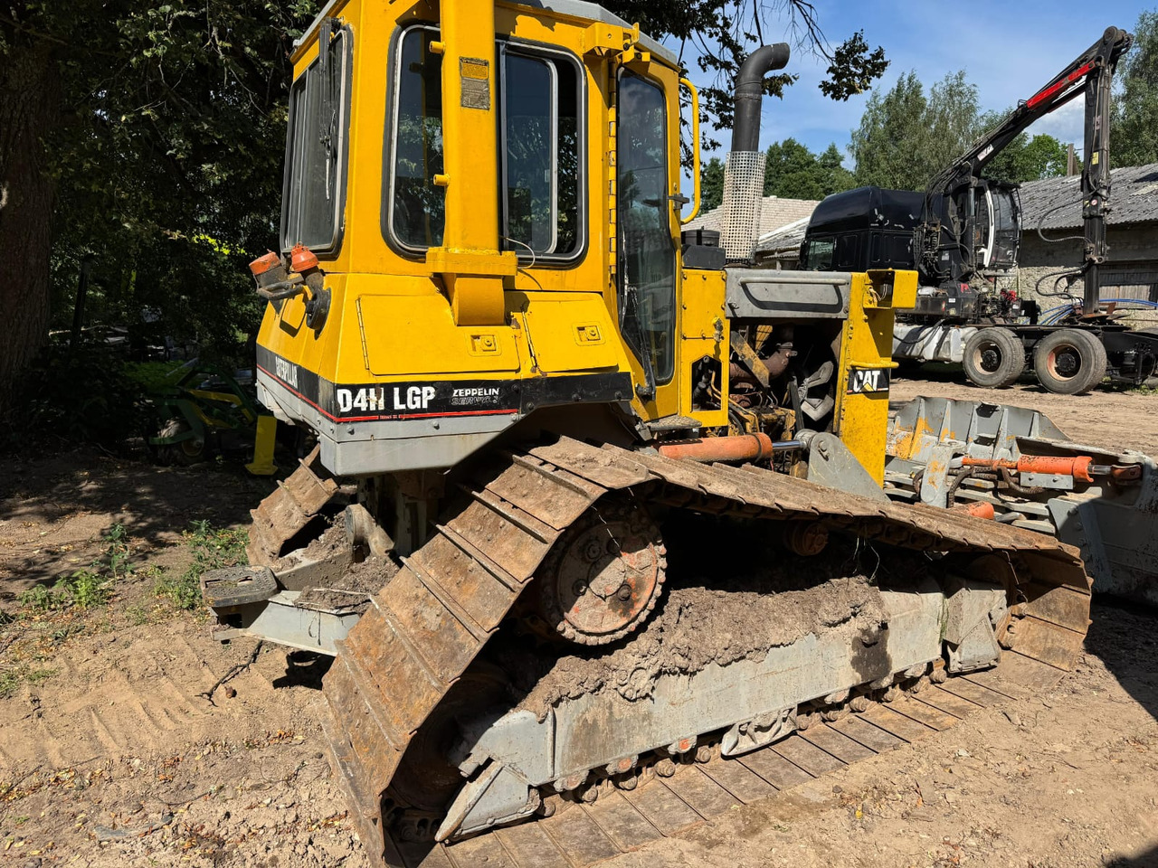 CATERPILLAR D4H LGP - Buldózer: 3 kép. CATERPILLAR D4H LGP - Buldózer: 3 kép.