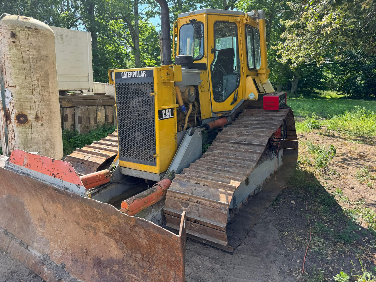 CATERPILLAR D4H LGP - Buldózer: 4 kép. CATERPILLAR D4H LGP - Buldózer: 4 kép.