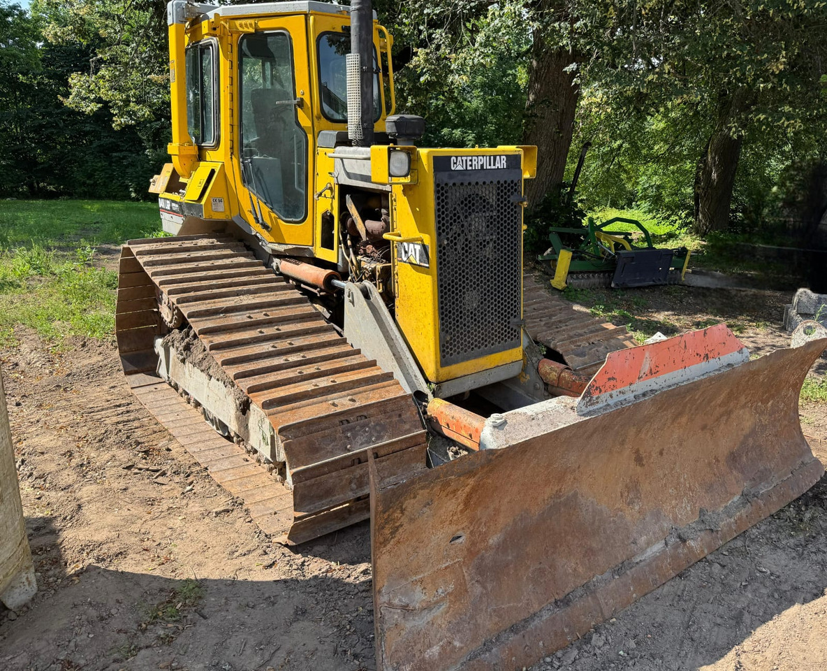 CATERPILLAR D4H LGP - Buldózer: 2 kép. CATERPILLAR D4H LGP - Buldózer: 2 kép.