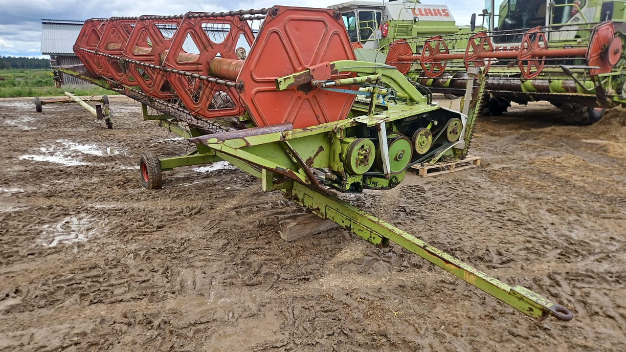 CLAAS Dominator 96 - Kombájn: 5 kép. CLAAS Dominator 96 - Kombájn: 5 kép.