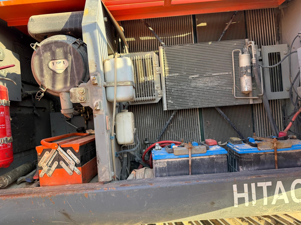 HITACHI ZX250LC-3 - Lánctalpas kotró: 5 kép. HITACHI ZX250LC-3 - Lánctalpas kotró: 5 kép.