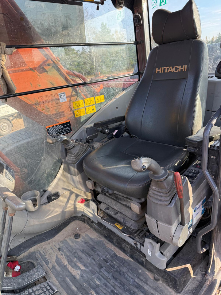 Lánctalpas kotró HITACHI ZX250LC-3: 10 kép.