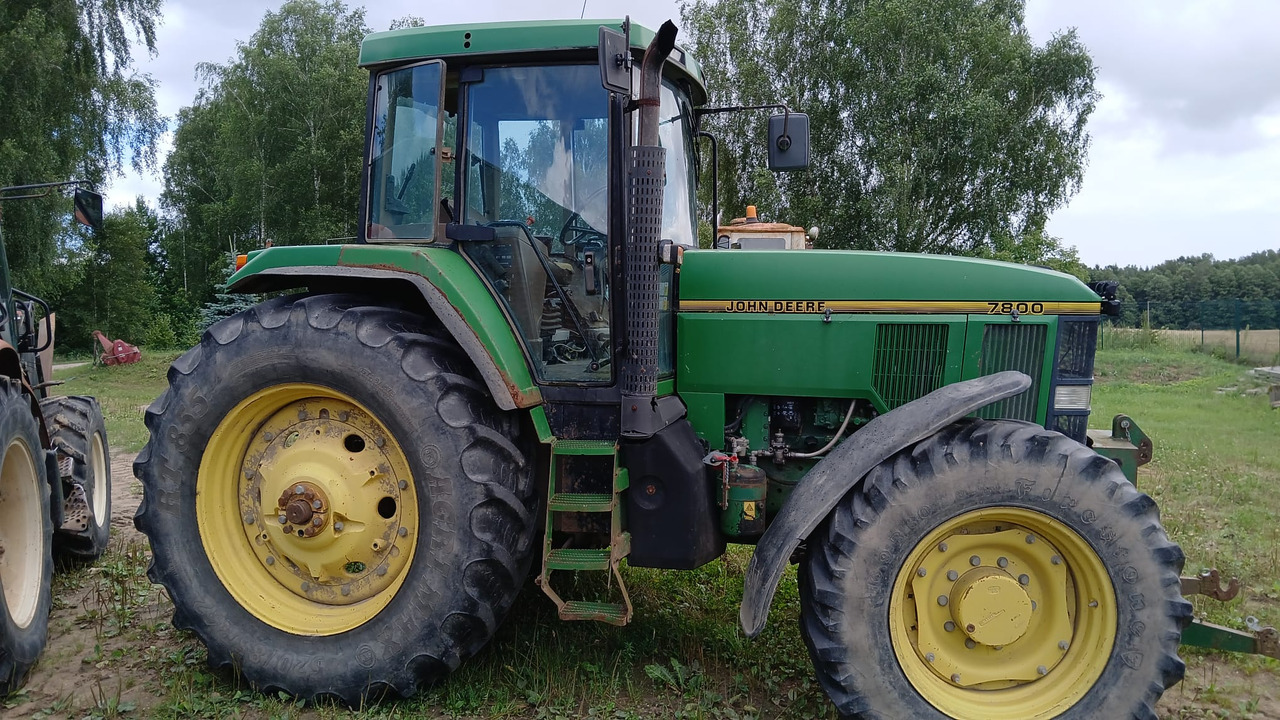 JOHN DEERE 7800 - Traktor: 2 kép. JOHN DEERE 7800 - Traktor: 2 kép.