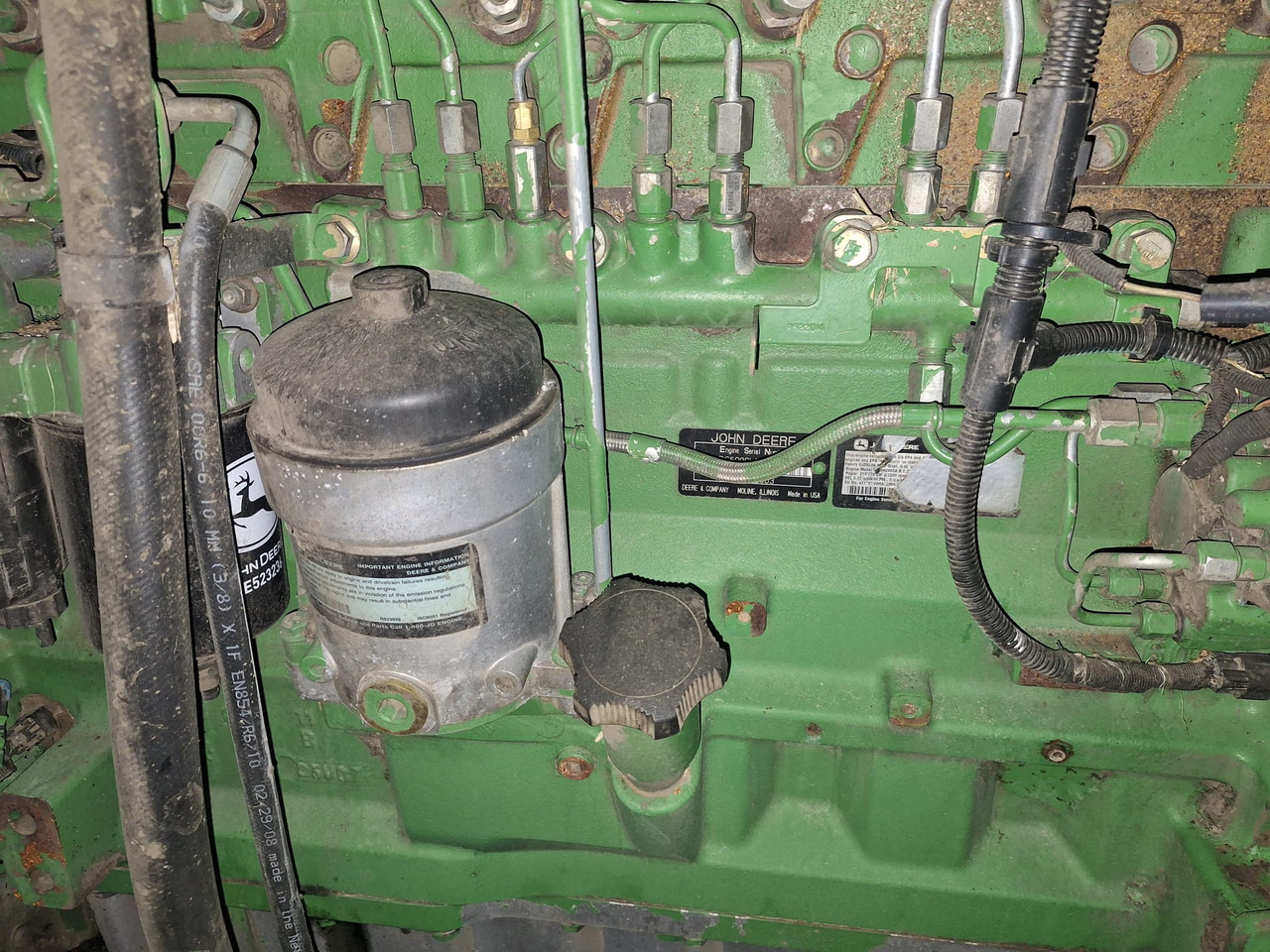 JOHN DEERE T670 - Kombájn: 3 kép. JOHN DEERE T670 - Kombájn: 3 kép.