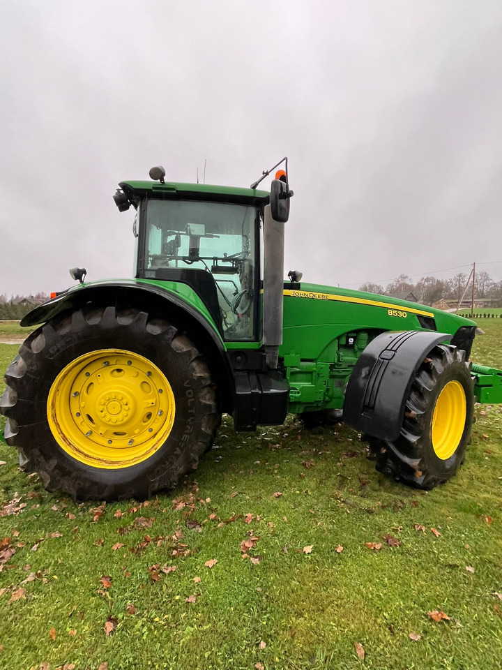 John Deere 8530 - Traktor: 3 kép. John Deere 8530 - Traktor: 3 kép.