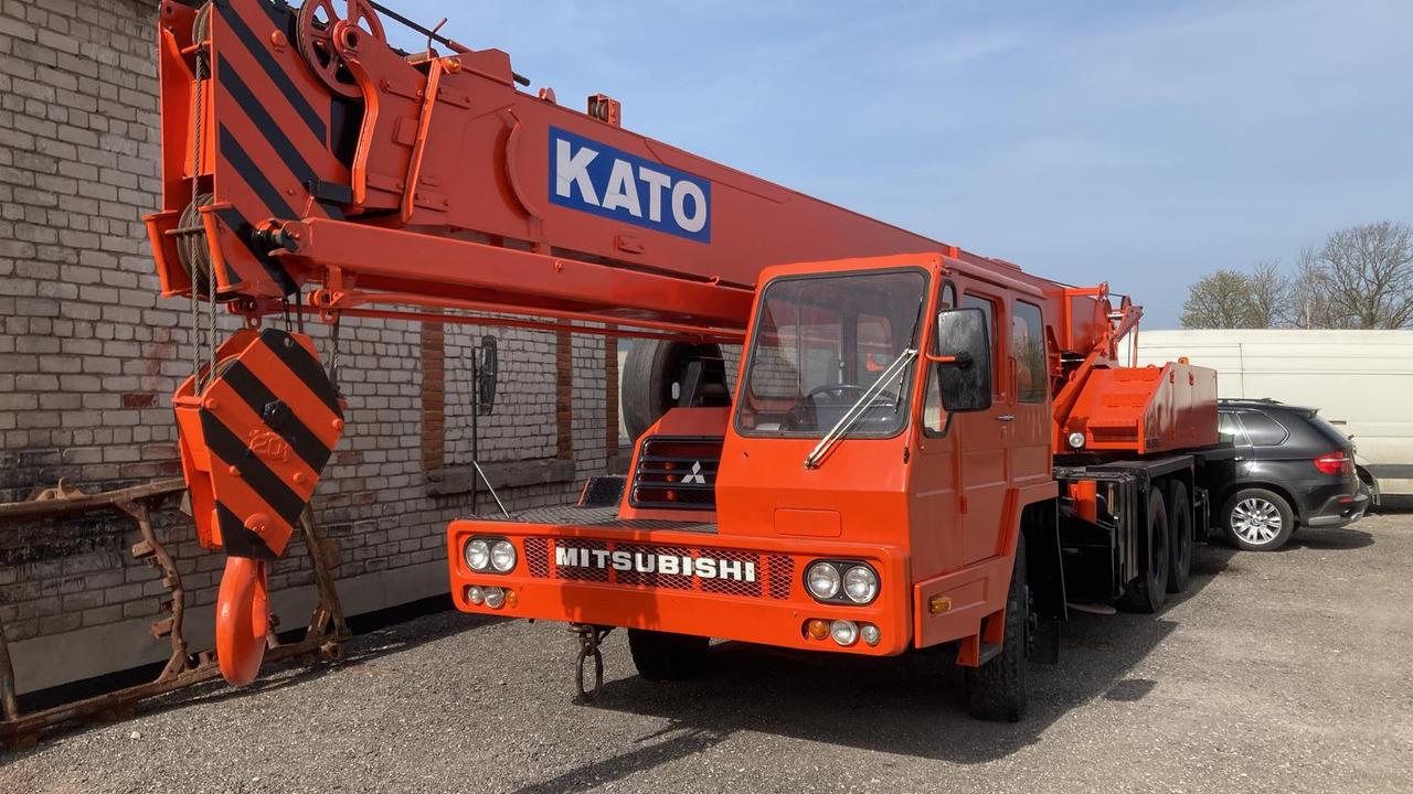 KATO NK200E - Autódaru: 1 kép. KATO NK200E - Autódaru: 1 kép.