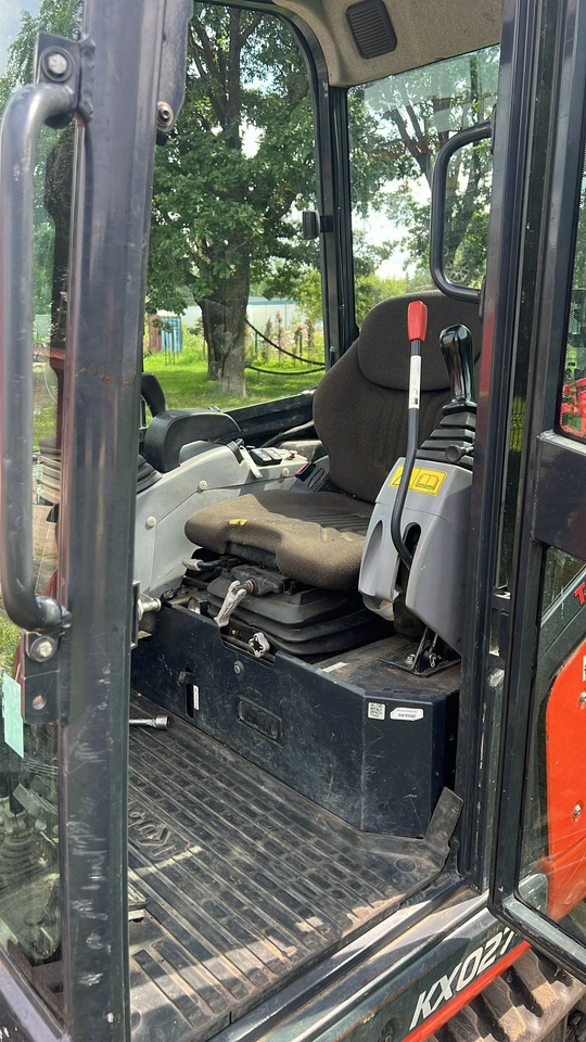 KUBOTA KX027-4 - Minikotró: 4 kép. KUBOTA KX027-4 - Minikotró: 4 kép.