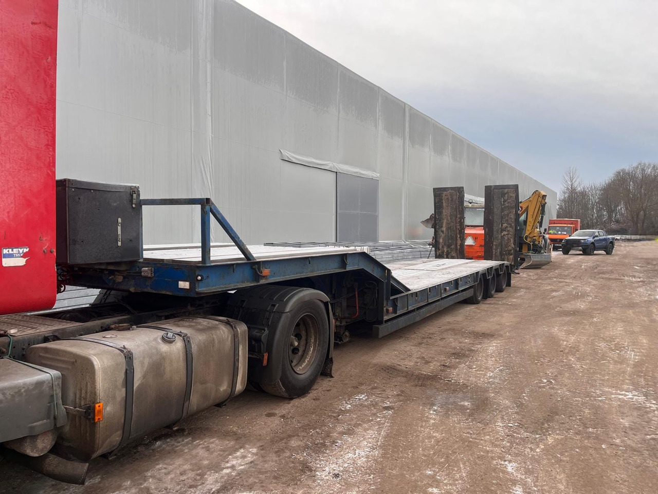 SCANIA R124 - Autószállító teherautó: 2 kép. SCANIA R124 - Autószállító teherautó: 2 kép.