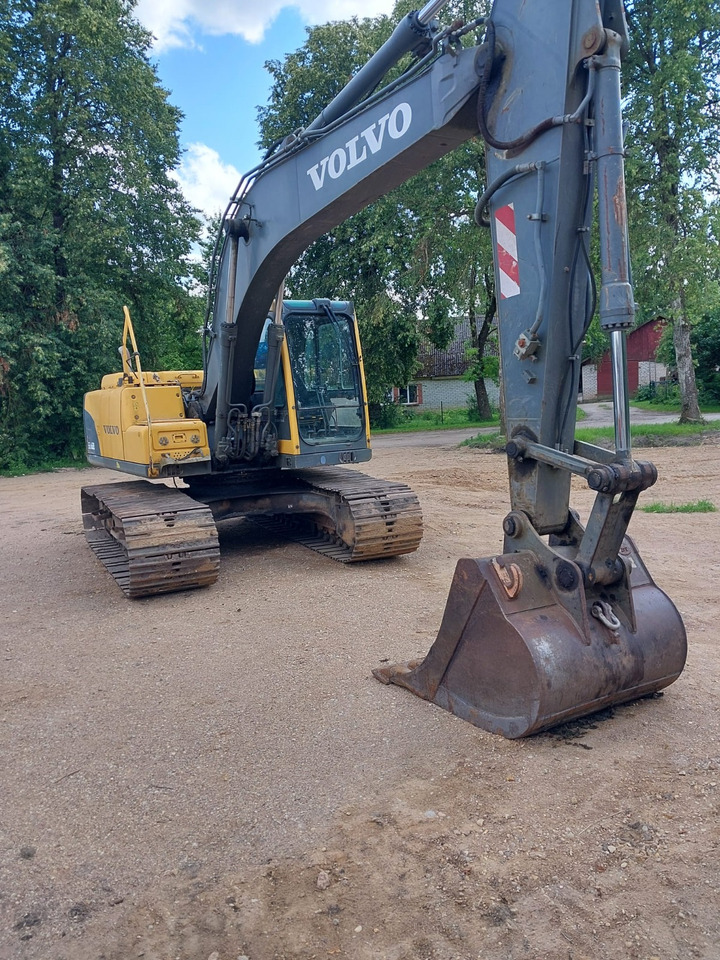 VOLVO EC160B CL - Lánctalpas kotró: 4 kép. VOLVO EC160B CL - Lánctalpas kotró: 4 kép.