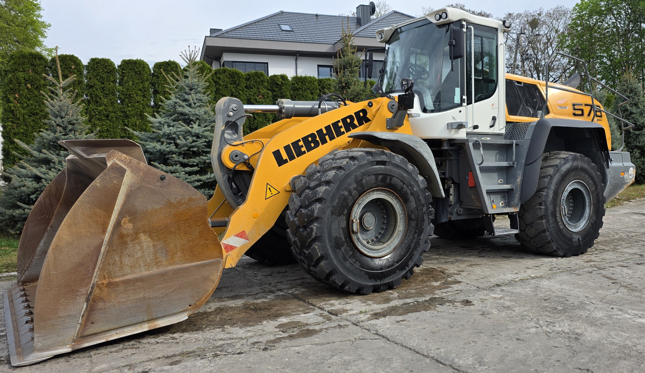 Liebherr 576 Xpower - Gumikerekes homlokrakodó: 4 kép. Liebherr 576 Xpower - Gumikerekes homlokrakodó: 4 kép.