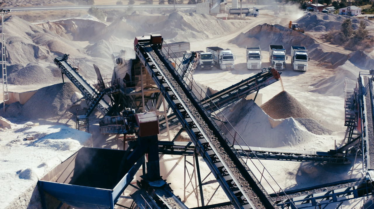 Crushing and Screening Plant | Ready in Stock - Törőgép: 3 kép. Crushing and Screening Plant | Ready in Stock - Törőgép: 3 kép.