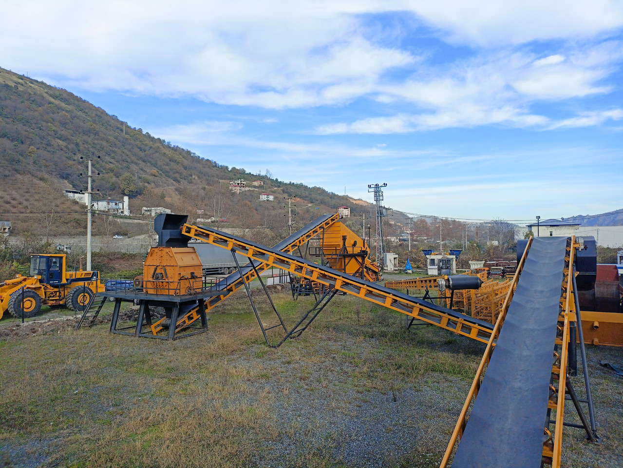 MEGA Crushing and Screening Plant | Ready in Stock - Törőgép: 2 kép. MEGA Crushing and Screening Plant | Ready in Stock - Törőgép: 2 kép.