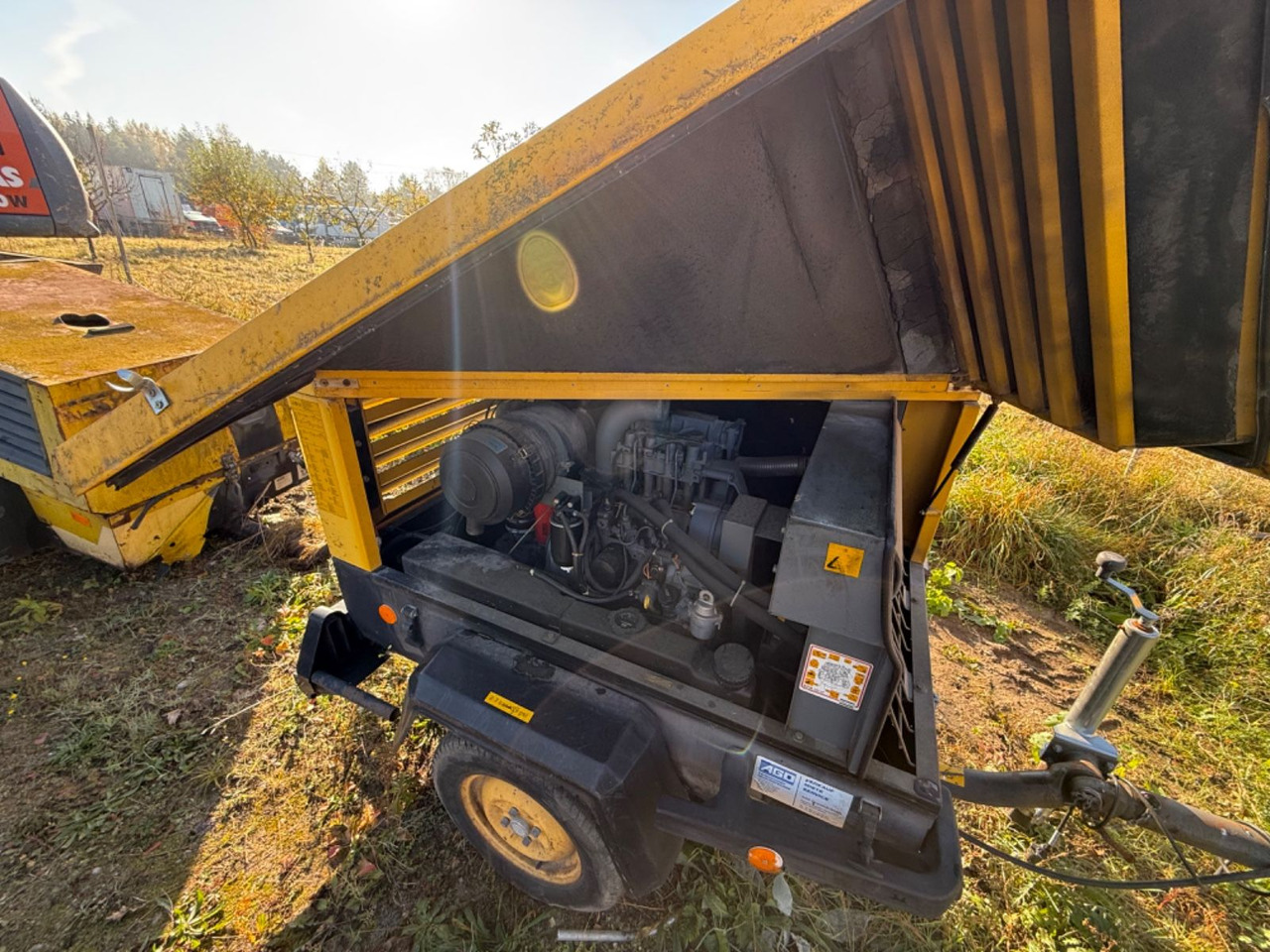 Atlas Copco XAS 56 - Légkompresszor: 5 kép. Atlas Copco XAS 56 - Légkompresszor: 5 kép.