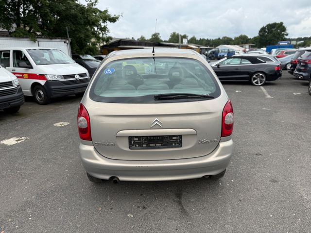 Citroën Xsara Picasso 1.8 16V Exclusive - Szedán: 5 kép. Citroën Xsara Picasso 1.8 16V Exclusive - Szedán: 5 kép.