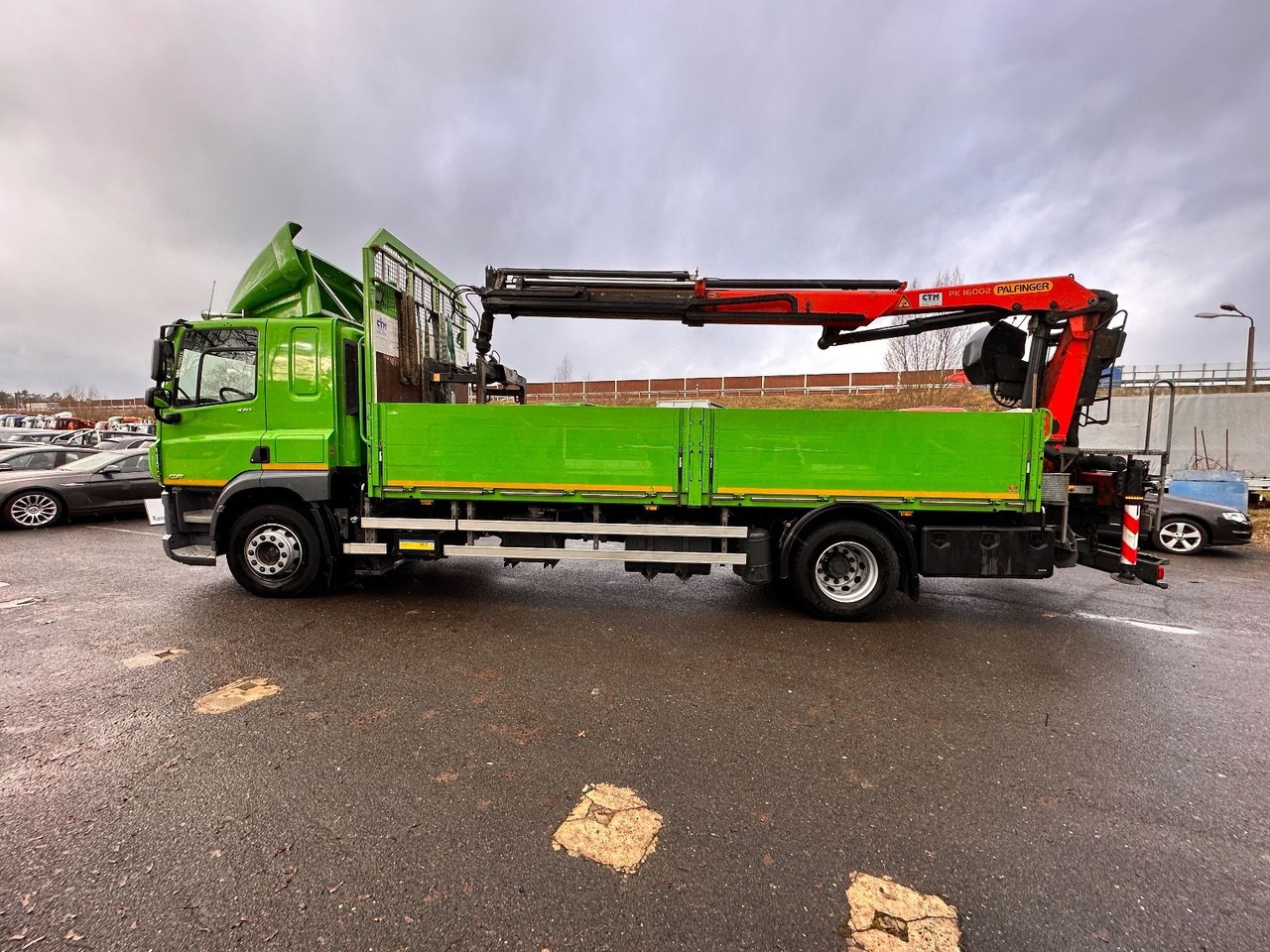 DAF CF 370 mit Kran Klima Tempomat - Platós teherautó, Darus autó: 5 kép. DAF CF 370 mit Kran Klima Tempomat - Platós teherautó, Darus autó: 5 kép.