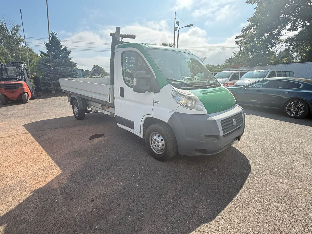 Fiat Ducato Pritsche 35 120 L4 - Platós kisteherautó: 2 kép. Fiat Ducato Pritsche 35 120 L4 - Platós kisteherautó: 2 kép.