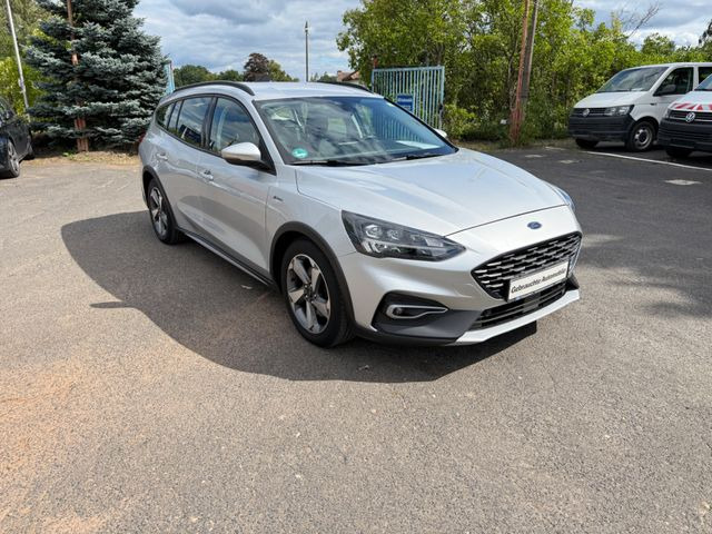 Ford Focus Turnier Active - Kombi: 2 kép. Ford Focus Turnier Active - Kombi: 2 kép.