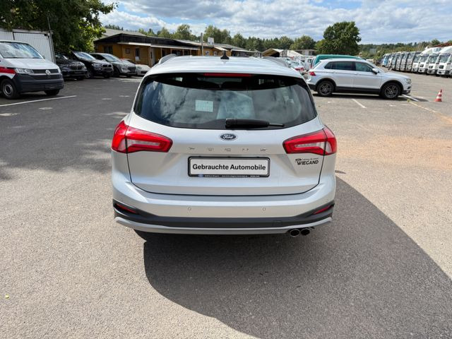 Ford Focus Turnier Active - Kombi: 4 kép. Ford Focus Turnier Active - Kombi: 4 kép.