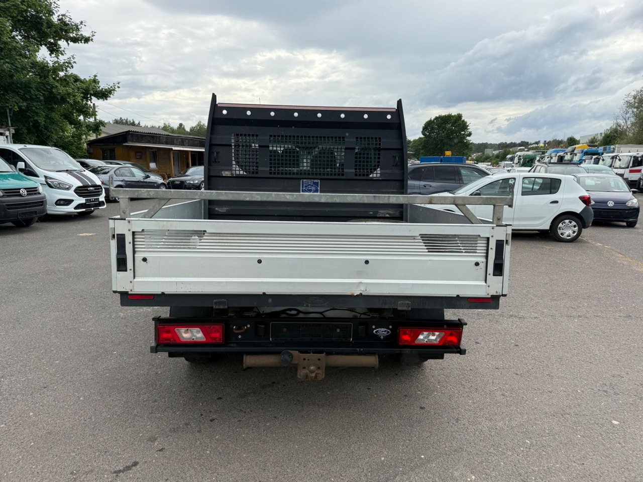 Ford Transit Pritsche 310 L2 Doppelkabine - Platós kisteherautó, Duplakabinos kisteherautó: 5 kép. Ford Transit Pritsche 310 L2 Doppelkabine - Platós kisteherautó, Duplakabinos kisteherautó: 5 kép.