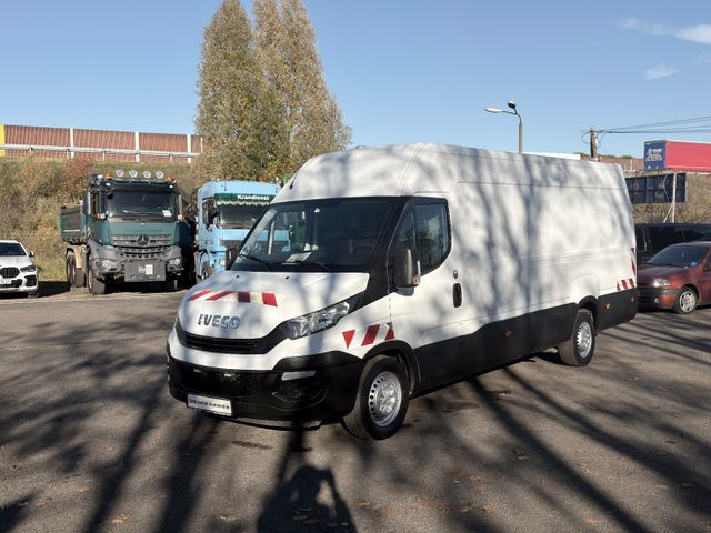 Iveco Daily Kasten 35 S . - Furgon, Duplakabinos kisteherautó: 3 kép. Iveco Daily Kasten 35 S . - Furgon, Duplakabinos kisteherautó: 3 kép.