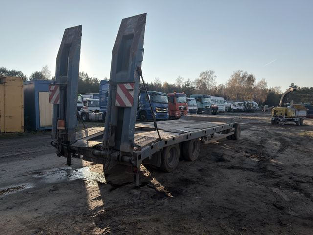 Langendorf TUE 24-100-3 - Pótkocsi mélybölcsős: 3 kép. Langendorf TUE 24-100-3 - Pótkocsi mélybölcsős: 3 kép.