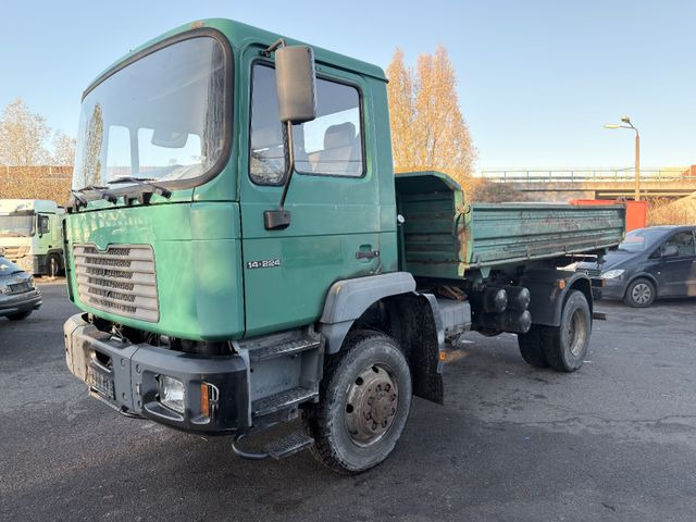 MAN 14.244 Kipper 4x4 - Billenőplatós teherautó: 3 kép. MAN 14.244 Kipper 4x4 - Billenőplatós teherautó: 3 kép.