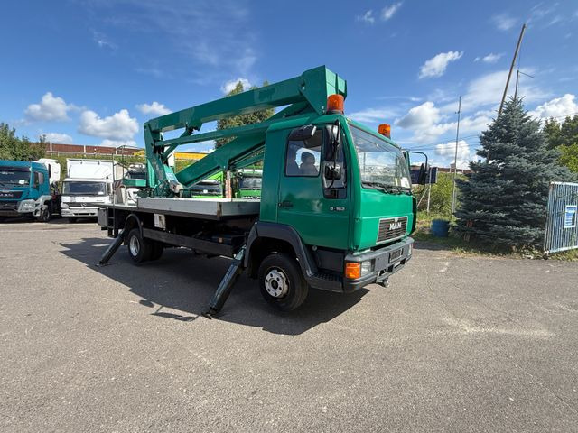 MAN 8.163 Hubarbeitsbühne - Emelőkosaras teherautó: 1 kép. MAN 8.163 Hubarbeitsbühne - Emelőkosaras teherautó: 1 kép.