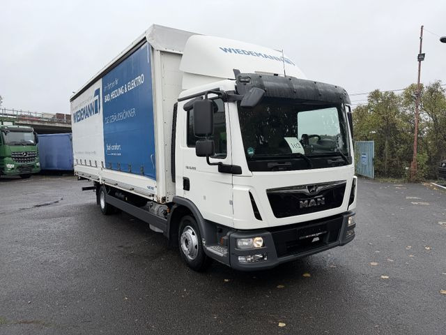MAN TGL 8.220 Klima Tempomat Lbw - Ponyvás kisteherautó: 2 kép. MAN TGL 8.220 Klima Tempomat Lbw - Ponyvás kisteherautó: 2 kép.
