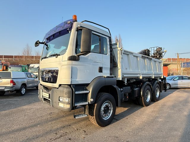 MAN TGS 26.400 Kipper mit Kran Jonsered 6x4 - Billenőplatós teherautó: 3 kép. MAN TGS 26.400 Kipper mit Kran Jonsered 6x4 - Billenőplatós teherautó: 3 kép.