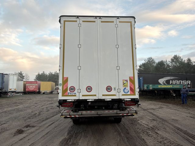 MAN TGX 26.460 FG 6x2 Motorschaden - Ponyvás teherautó: 4 kép. MAN TGX 26.460 FG 6x2 Motorschaden - Ponyvás teherautó: 4 kép.