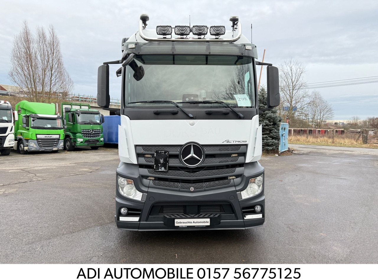 Mercedes-Benz Actros 2542 Abrollkipper mit Container - Horgos rakodó teherautó: 2 kép. Mercedes-Benz Actros 2542 Abrollkipper mit Container - Horgos rakodó teherautó: 2 kép.