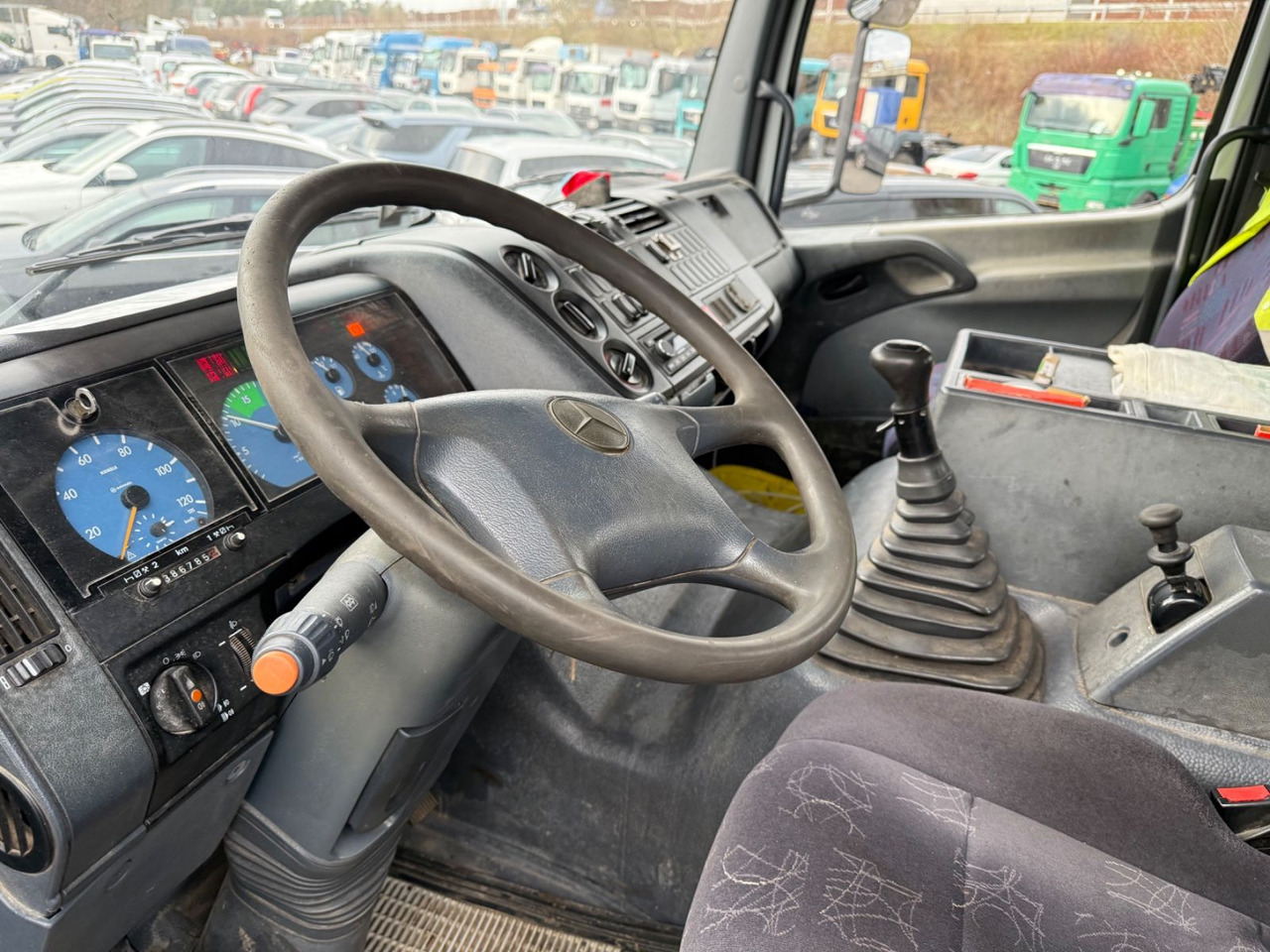Billenőplatós teherautó, Darus autó Mercedes-Benz Atego  1828  4x4 Kipper-Kran Atlas: 12 kép.