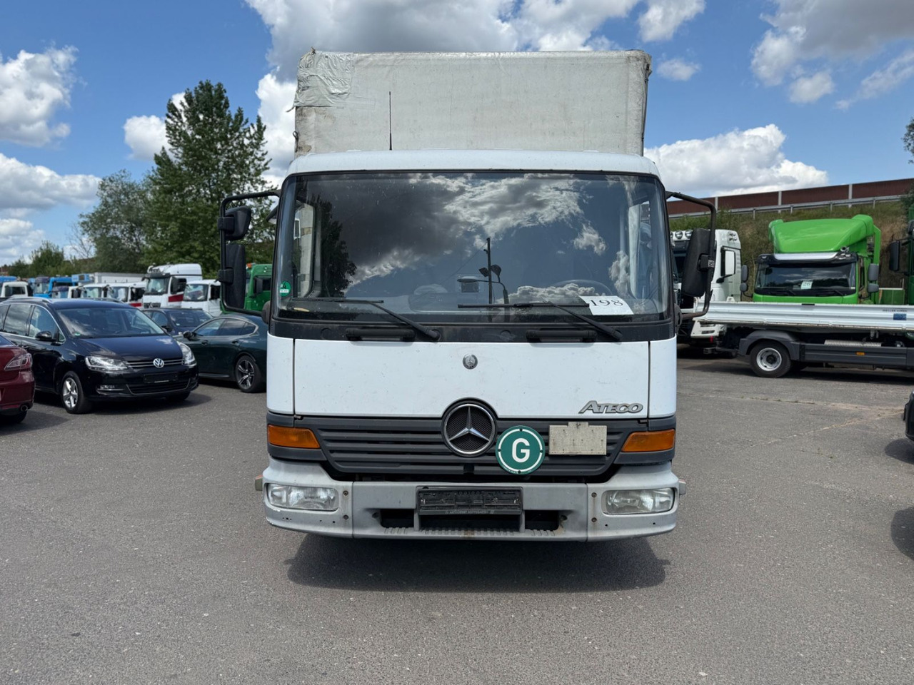 Mercedes-Benz Atego 817 - Ponyvás teherautó: 1 kép. Mercedes-Benz Atego 817 - Ponyvás teherautó: 1 kép.