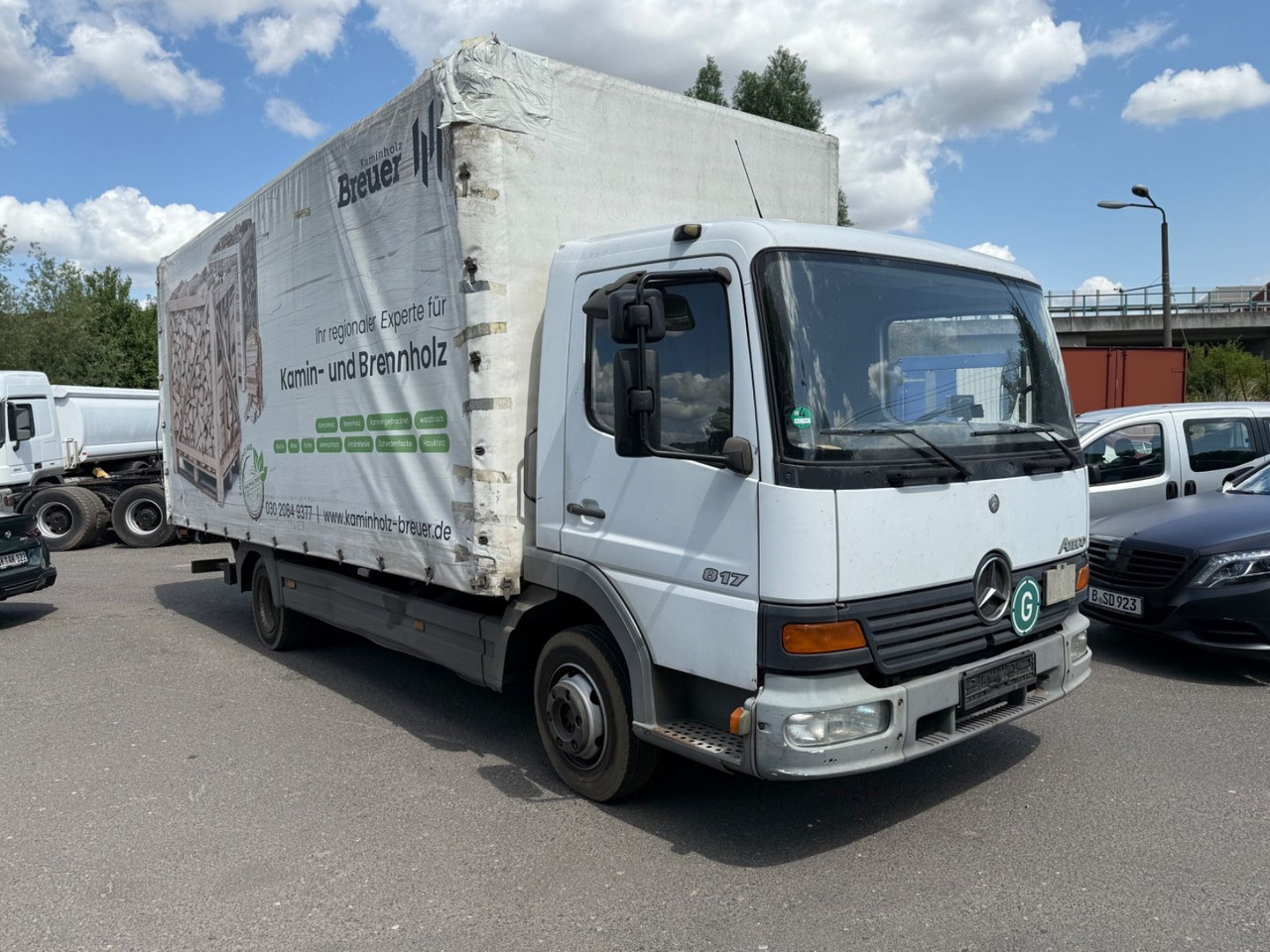 Mercedes-Benz Atego 817 - Ponyvás teherautó: 2 kép. Mercedes-Benz Atego 817 - Ponyvás teherautó: 2 kép.