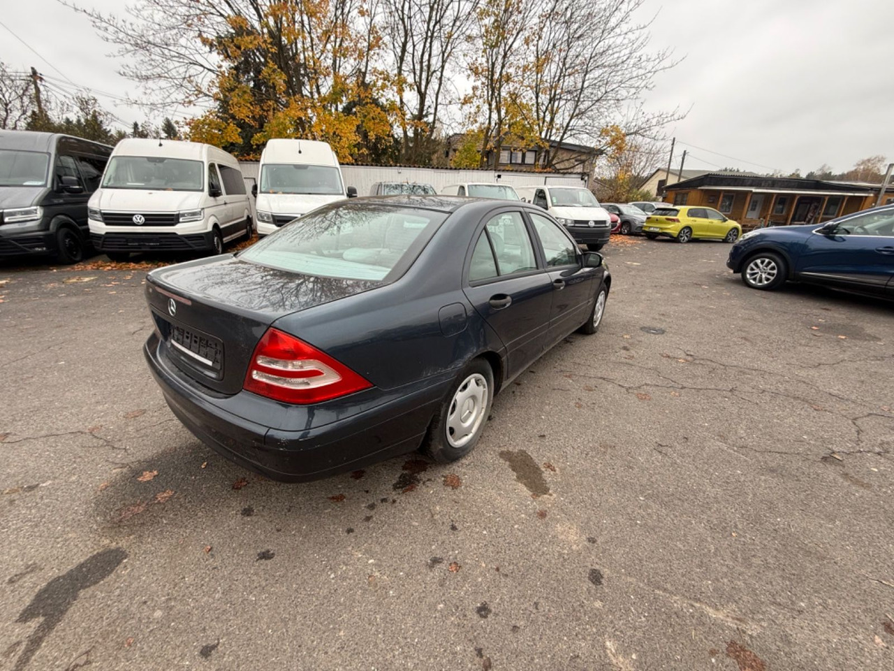 Mercedes-Benz C 180 T CLASSIC - Autó: 4 kép. Mercedes-Benz C 180 T CLASSIC - Autó: 4 kép.