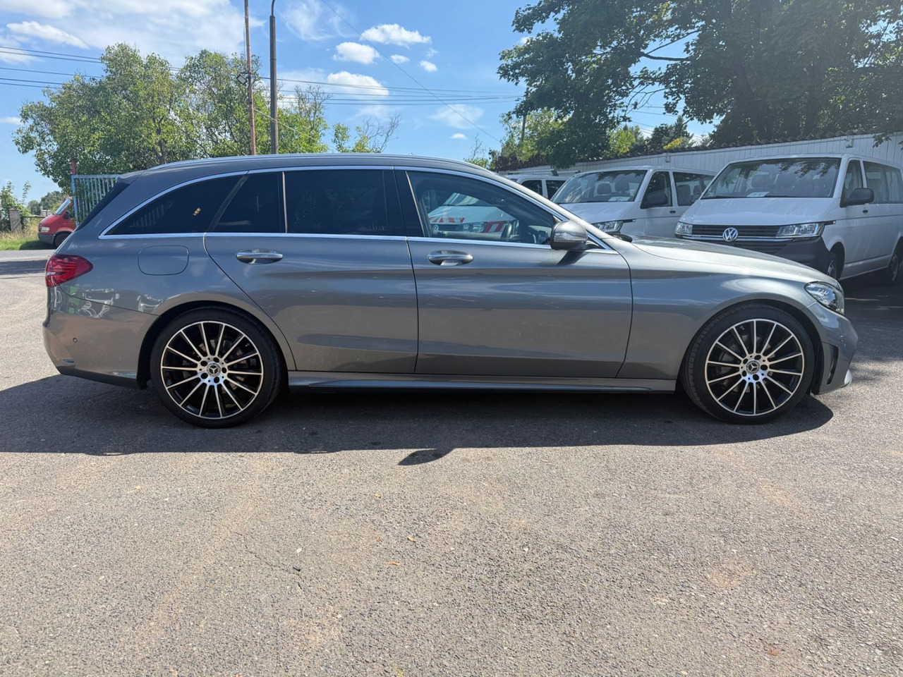 Mercedes-Benz C 220 C -Klasse T-Modell C 220 T d - Kombi: 5 kép. Mercedes-Benz C 220 C -Klasse T-Modell C 220 T d - Kombi: 5 kép.