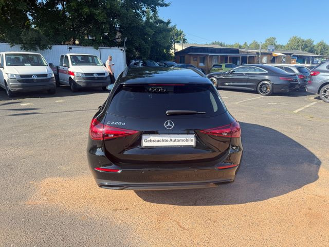 Mercedes-Benz C 220 C -Klasse T-Modell C 220 T d - Kombi: 4 kép. Mercedes-Benz C 220 C -Klasse T-Modell C 220 T d - Kombi: 4 kép.