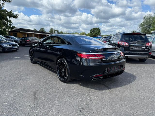 Mercedes-Benz S 63 AMG S -Klasse Coupe S 63 AMG 4Matic+ - Kupé: 5 kép. Mercedes-Benz S 63 AMG S -Klasse Coupe S 63 AMG 4Matic+ - Kupé: 5 kép.